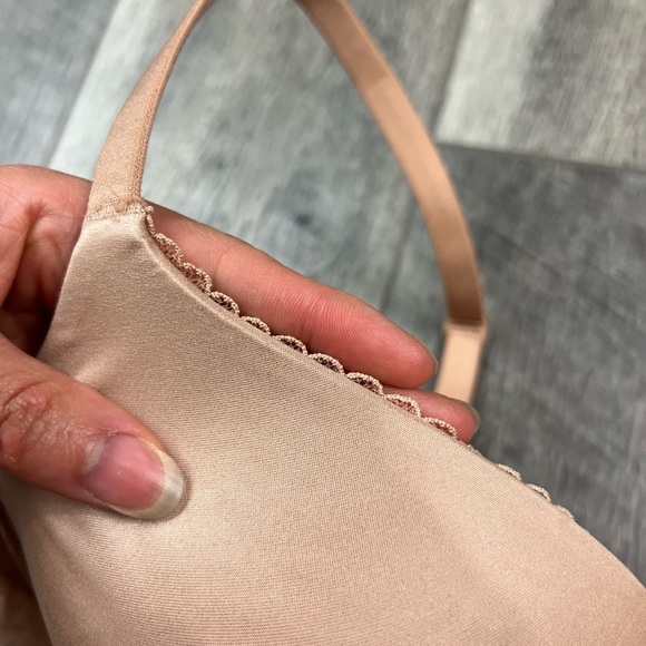 40D VS Tan Wireless Bra - Picture 8 of 11